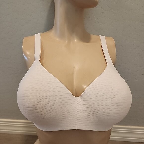 Hanes Bra 40B Pink Wireless Lined - Picture 1 of 3